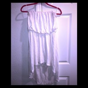 White high and low strapless dress